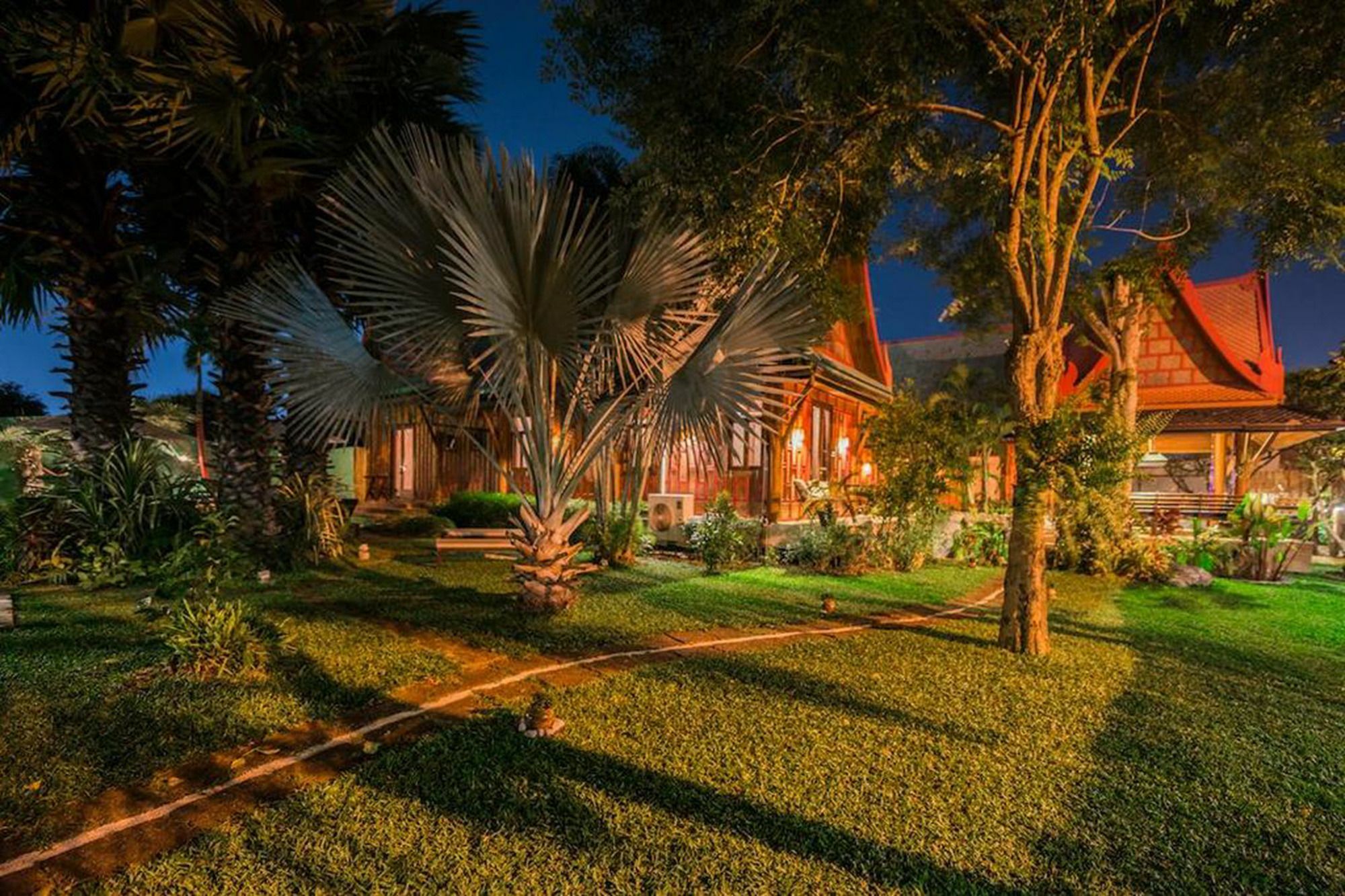 Leela House Villa HHQ Exterior photo